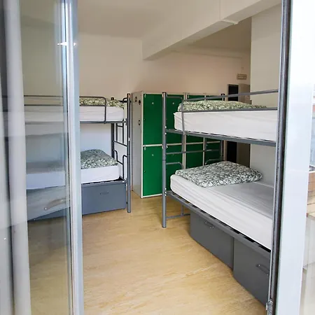 ホステル Wot Nomad Social