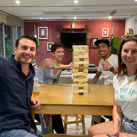 Wot Nomad Social * リスボン