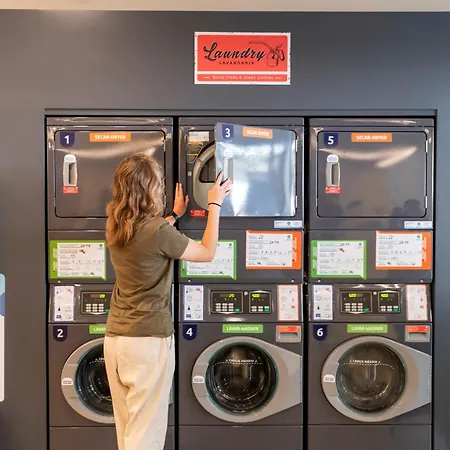 ホステル Wot Nomad Social