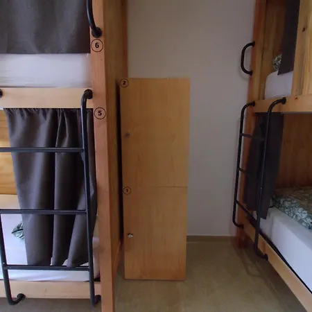 ホステル Wot Nomad Social