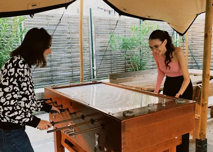 Vandrerhjem Wot Nomad Social