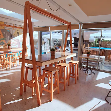 Hostel Wot Nomad Social *