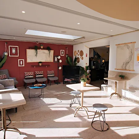 Wot Nomad Social Hostel *