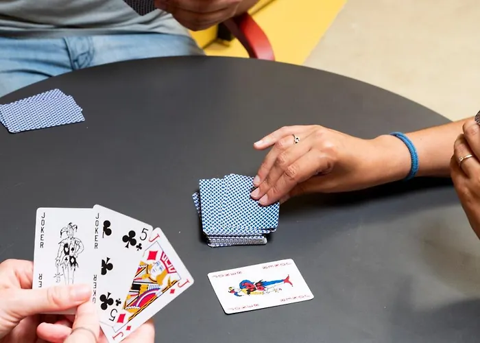 ホステル Wot Nomad Social *